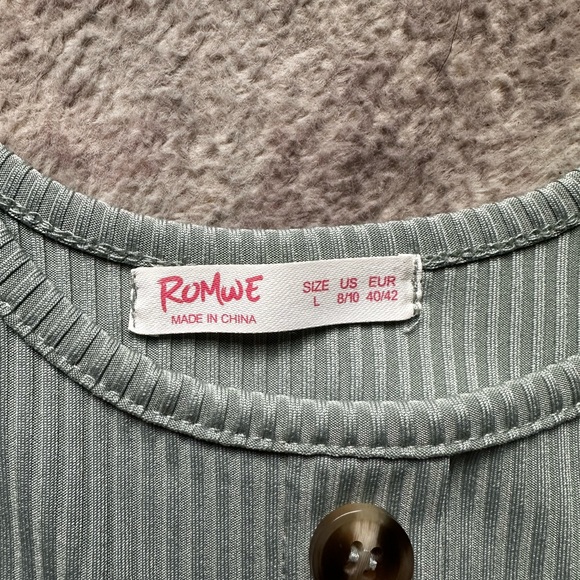 ROMWE Sage Green Ribbed Crop Top - Picture 2 of 2